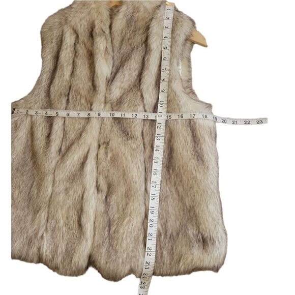 NWOT Womens BCBGENERATION Faux Fur Vest Tan M/L - Picture 6 of 10